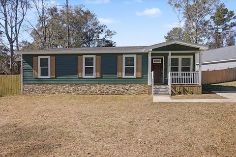 Photo of 2402 Pennlyn Drive, Tallahassee, FL 32308 (MLS # 395910)