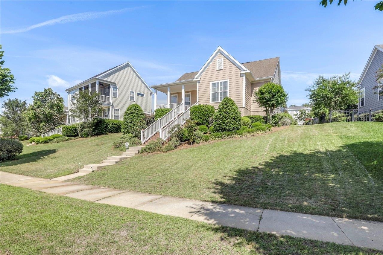 3033 Dickinson Drive
