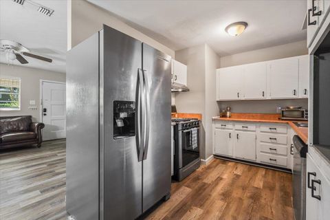 Tiny photo for 2127 Oxford Road, Tallahassee, FL 32304 (MLS # 390689)