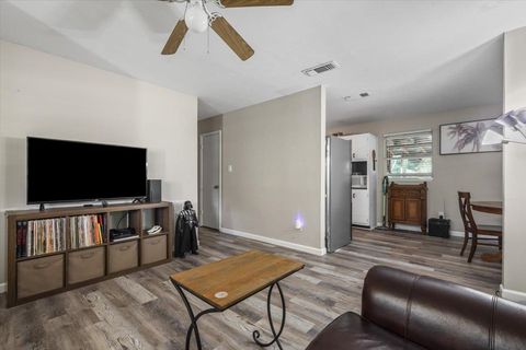 Tiny photo for 2127 Oxford Road, Tallahassee, FL 32304 (MLS # 390689)
