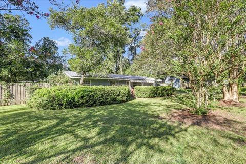 Tiny photo for 2127 Oxford Road, Tallahassee, FL 32304 (MLS # 390689)