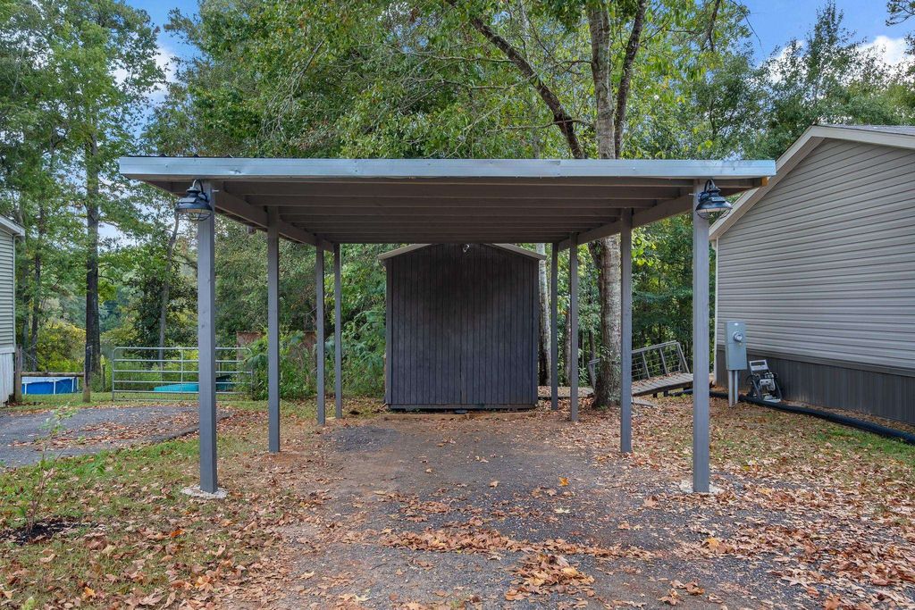 Photo of 95 Waters Edge Lane, Havana, FL 32333 (MLS # 391619)