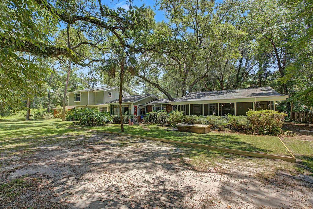 Photo of 89 Henry Drive, Crawfordville, FL 32327 (MLS # 401784)