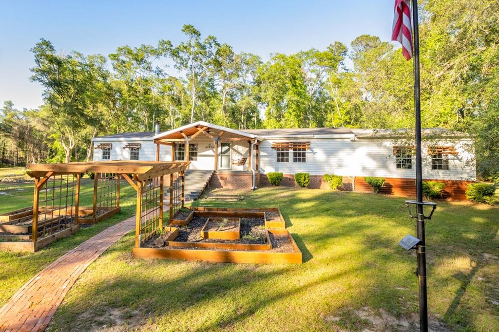 Photo of 240 SMOKEHOUSE WAY WAY, Greenville, FL 32331 (MLS # 399689)