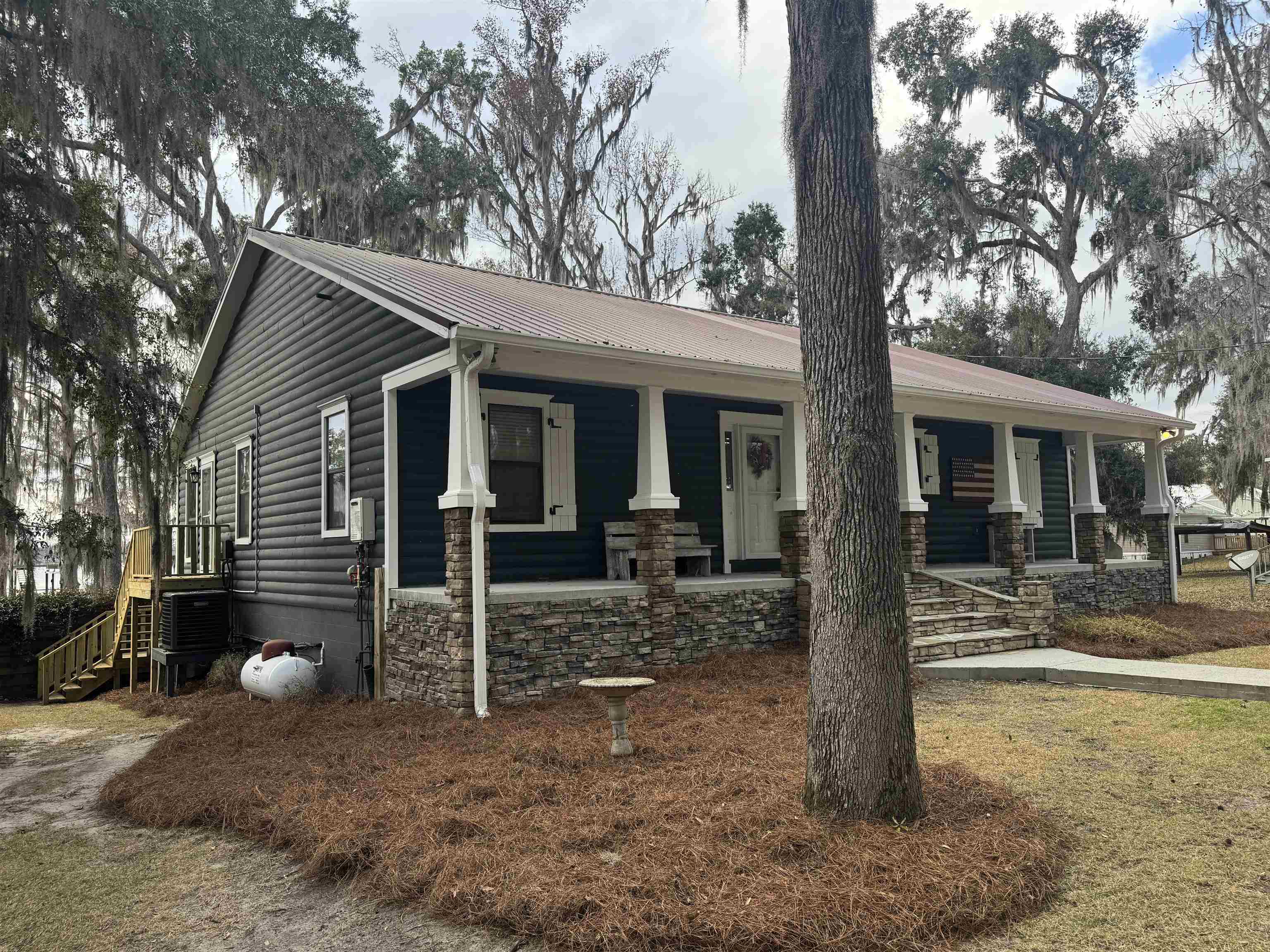 2707 NE Cherry Lake Circle