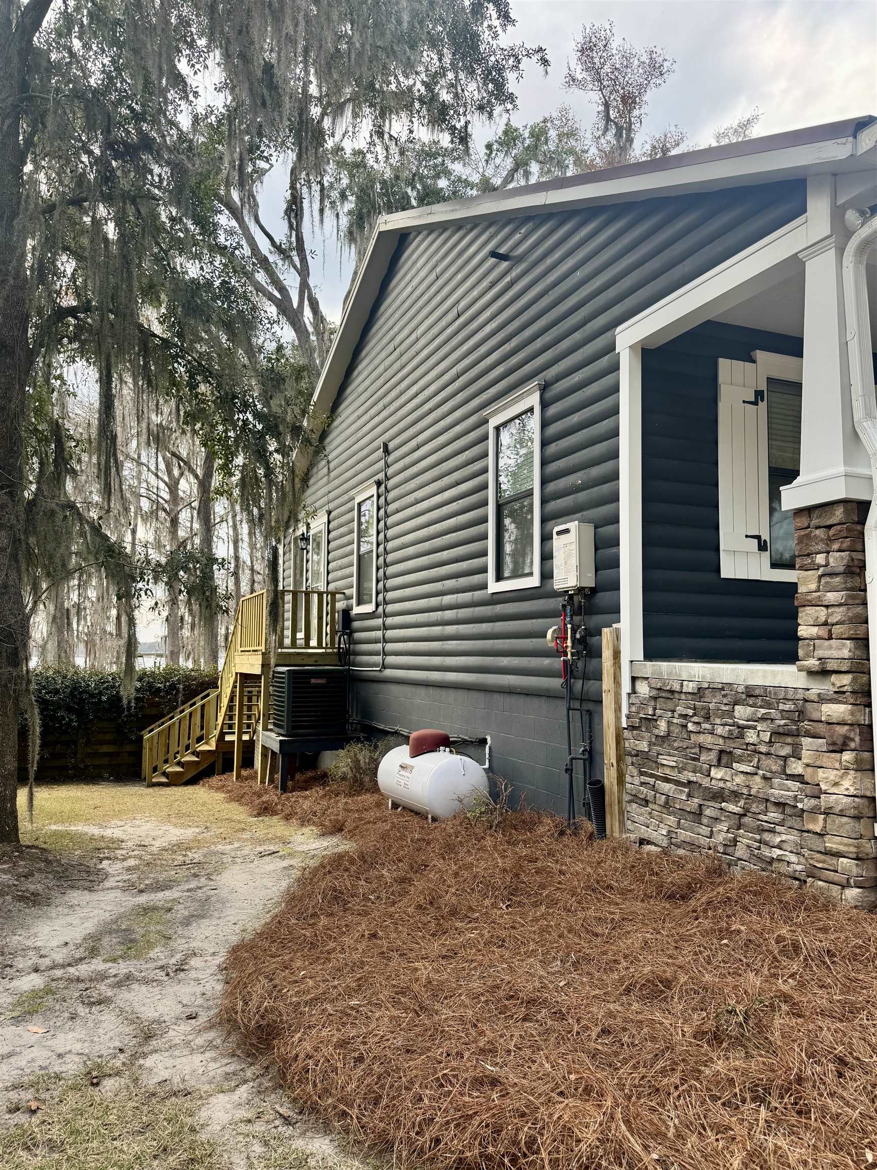 2707 NE Cherry Lake Circle