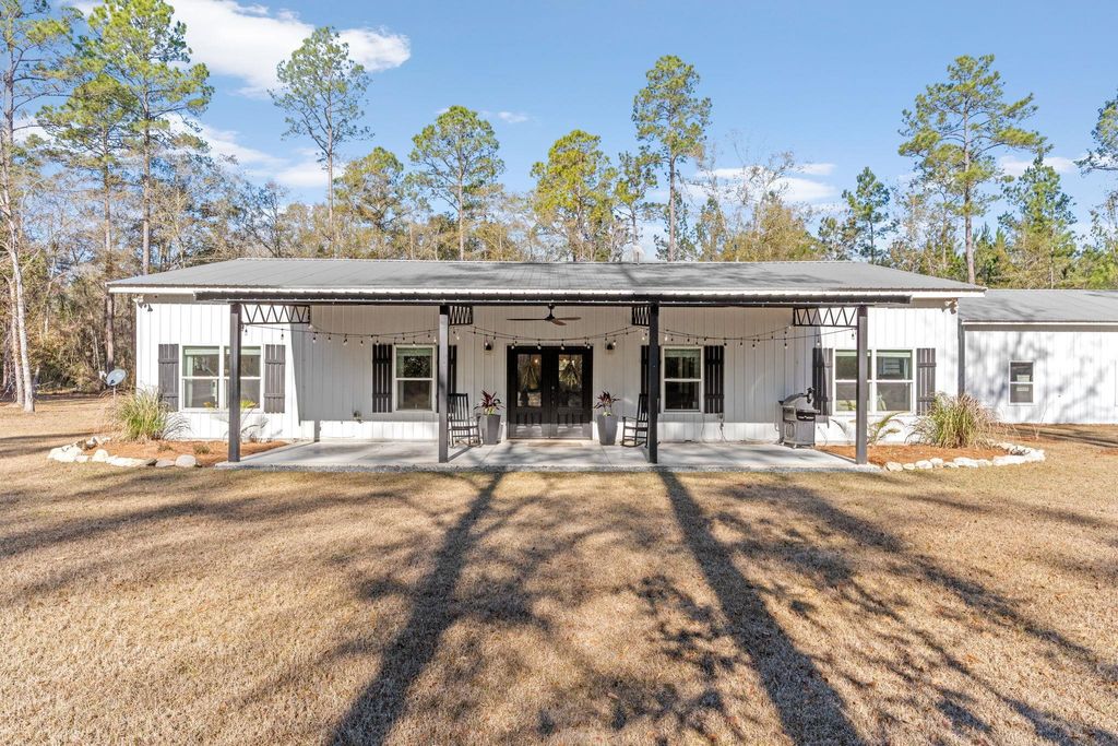 Photo of 154 PANTON LESLIE Lane, Crawfordville, FL 32327 (MLS # 395077)