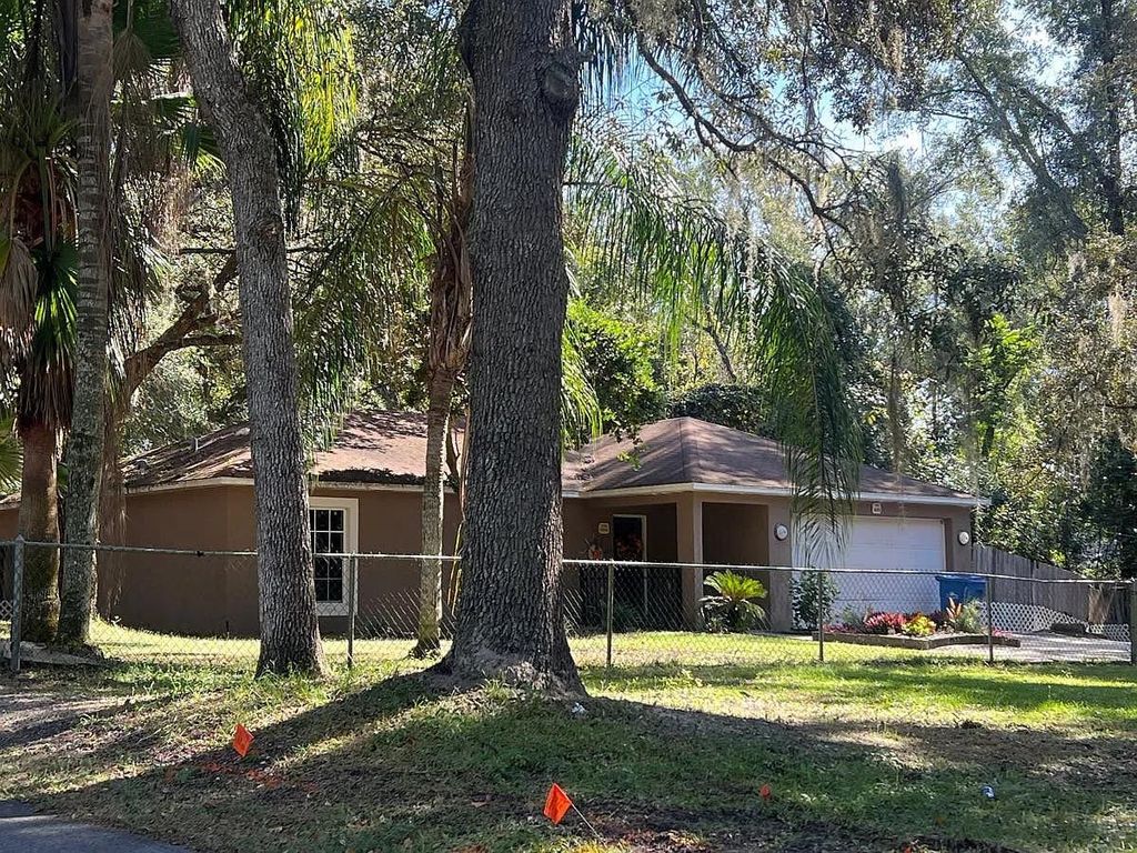 Photo of 1490 Broadway Avenue, Other Florida, FL 32763 (MLS # 393709)