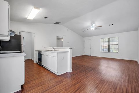 Tiny photo for 901 Brave Trail, Tallahassee, FL 32304 (MLS # 395447)