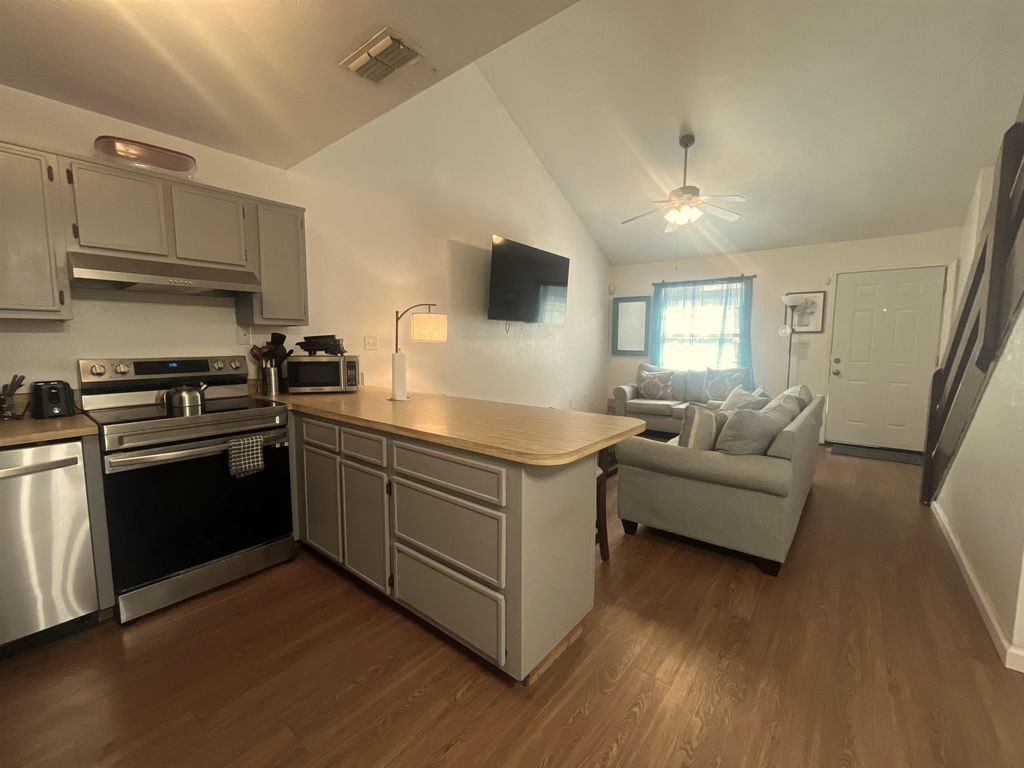 Photo of 1119 Ocala Road, Tallahassee, FL 32304 (MLS # 391302)