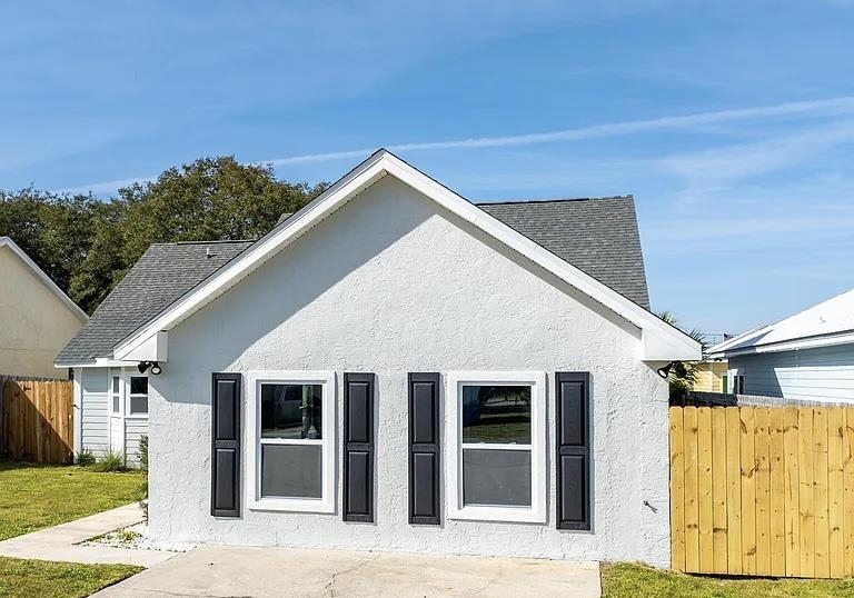 104 Oleander Circle