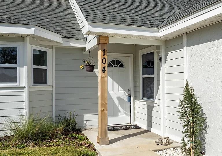 104 Oleander Circle
