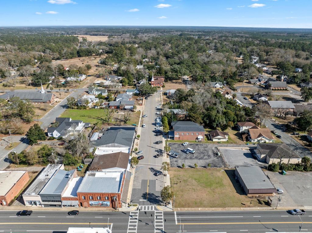 Photo of 118 E 7TH Avenue, Havana, FL 32333 (MLS # 395962)