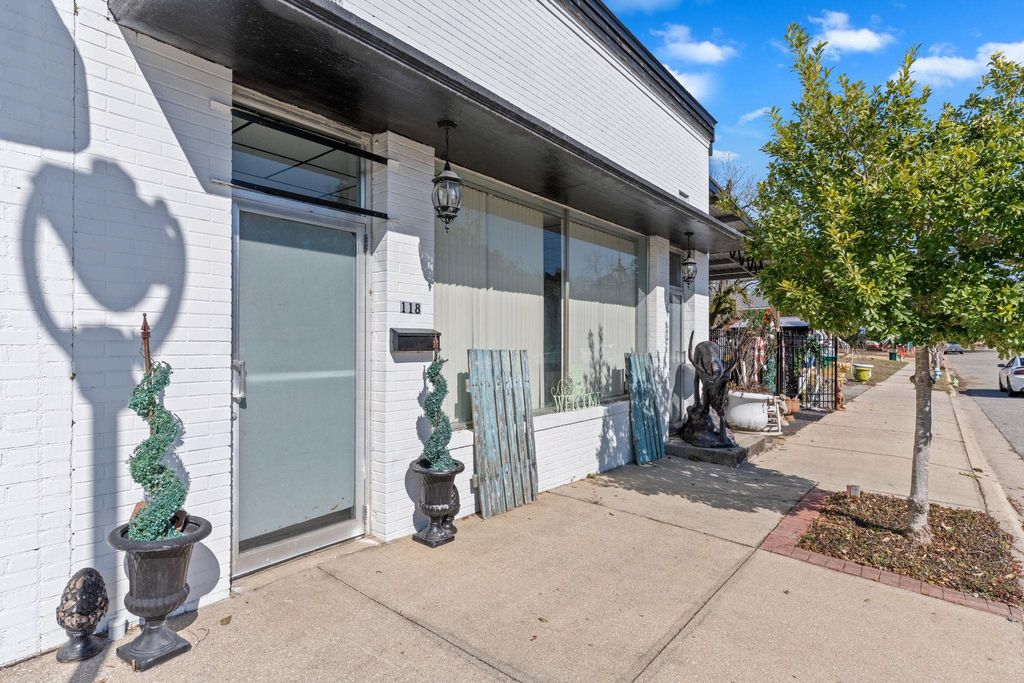 Photo of 118 E 7TH Avenue, Havana, FL 32333 (MLS # 395962)