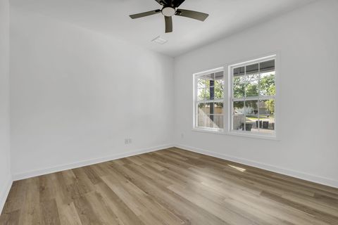 Tiny photo for 822 Tucker Street, Tallahassee, FL 32310 (MLS # 398167)
