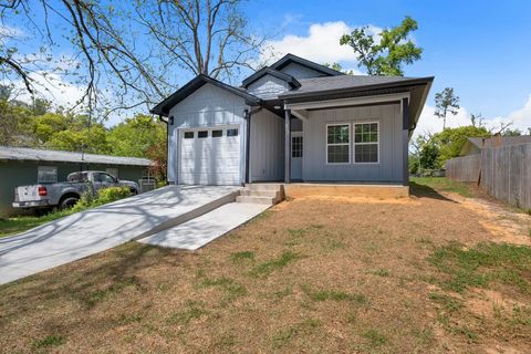 Tiny photo for 822 Tucker Street, Tallahassee, FL 32310 (MLS # 398167)