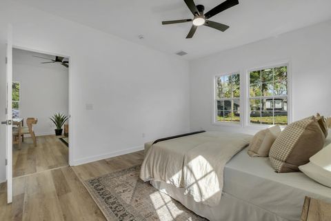 Tiny photo for 822 Tucker Street, Tallahassee, FL 32310 (MLS # 398167)