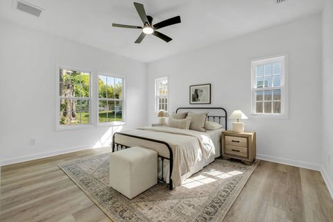 Tiny photo for 822 Tucker Street, Tallahassee, FL 32310 (MLS # 398167)