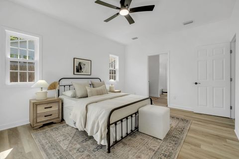 Tiny photo for 822 Tucker Street, Tallahassee, FL 32310 (MLS # 398167)