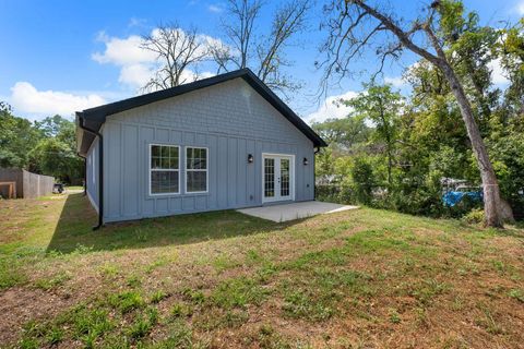 Tiny photo for 822 Tucker Street, Tallahassee, FL 32310 (MLS # 398167)