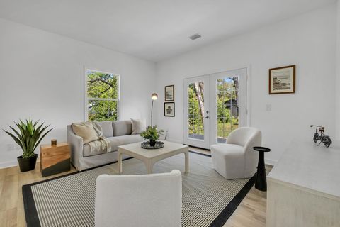 Tiny photo for 822 Tucker Street, Tallahassee, FL 32310 (MLS # 398167)