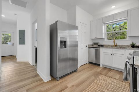 Tiny photo for 822 Tucker Street, Tallahassee, FL 32310 (MLS # 398167)