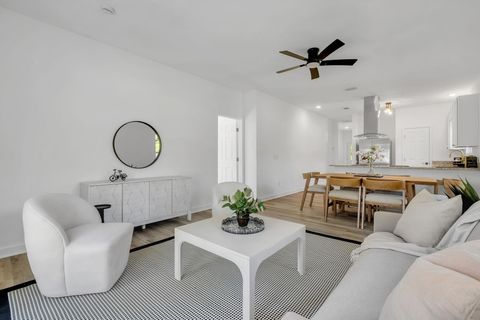 Tiny photo for 822 Tucker Street, Tallahassee, FL 32310 (MLS # 398167)