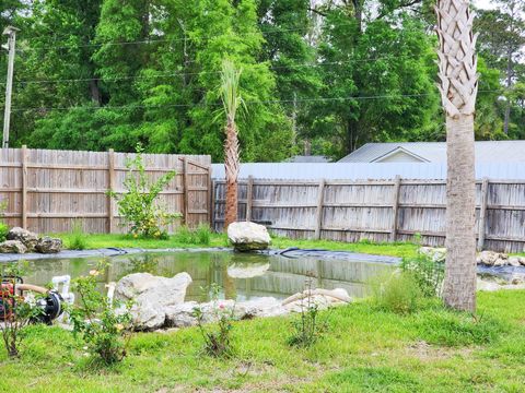 A home in CRAWFORDVILLE