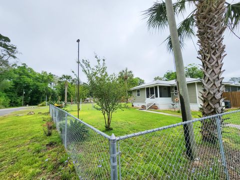 A home in CRAWFORDVILLE