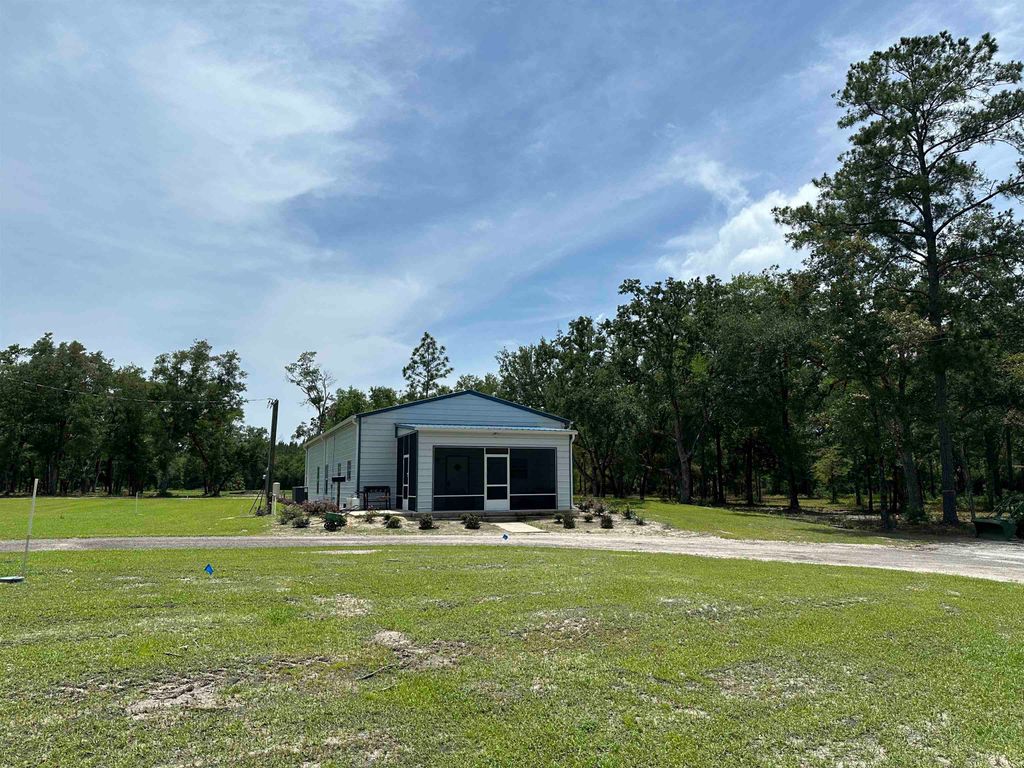 Photo of 605 Floyd Gray Road, Crawfordville, FL 32327 (MLS # 387139)
