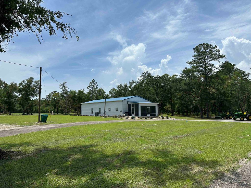 Photo of 605 Floyd Gray Road, Crawfordville, FL 32327 (MLS # 387139)