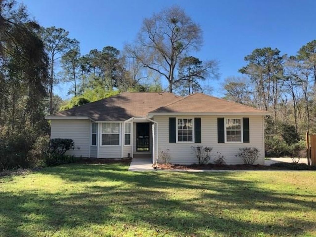 Photo of 8736 Minnow Creek Drive, Tallahassee, FL 32312 (MLS # 395945)