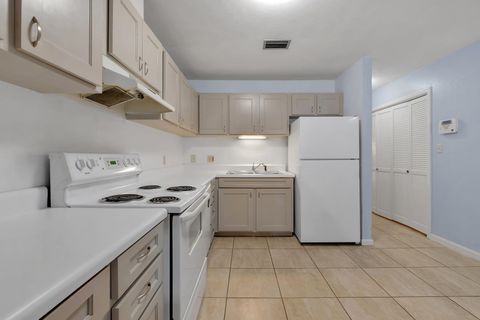Tiny photo for 1611 S Gadsden Street, Tallahassee, FL 32301 (MLS # 399788)