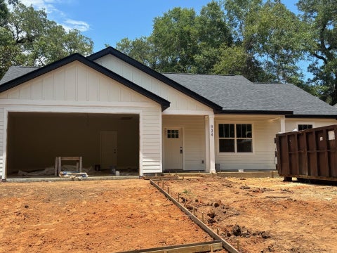 Photo of 934 Chestwood Avenue, Tallahassee, FL 32303 (MLS # 401611)