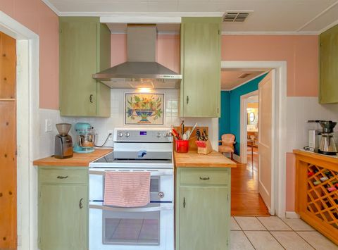 Tiny photo for 1116 Mitchell Avenue, Tallahassee, FL 32303 (MLS # 400460)