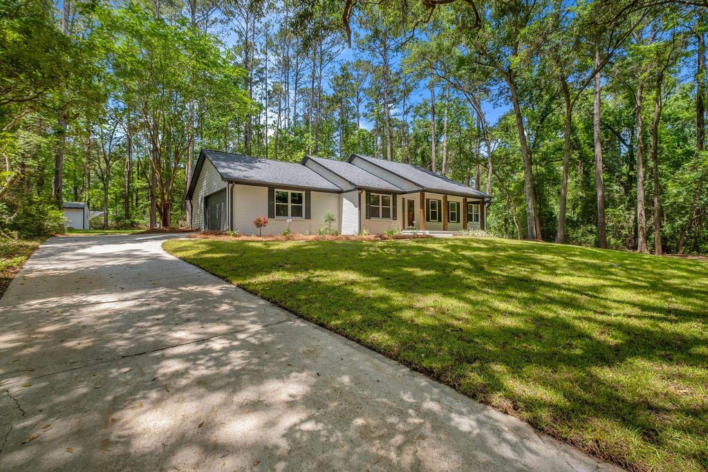 Photo of 10564 LAKE IAMONIA Drive, Tallahassee, FL 32312 (MLS # 399570)