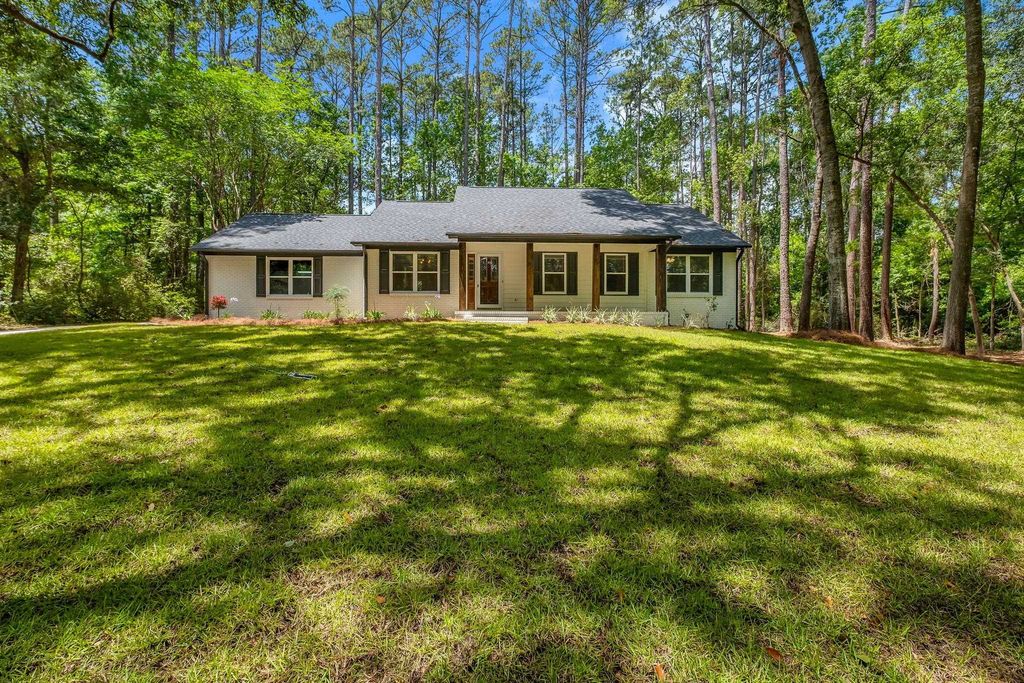 Photo of 10564 LAKE IAMONIA Drive, Tallahassee, FL 32312 (MLS # 399570)