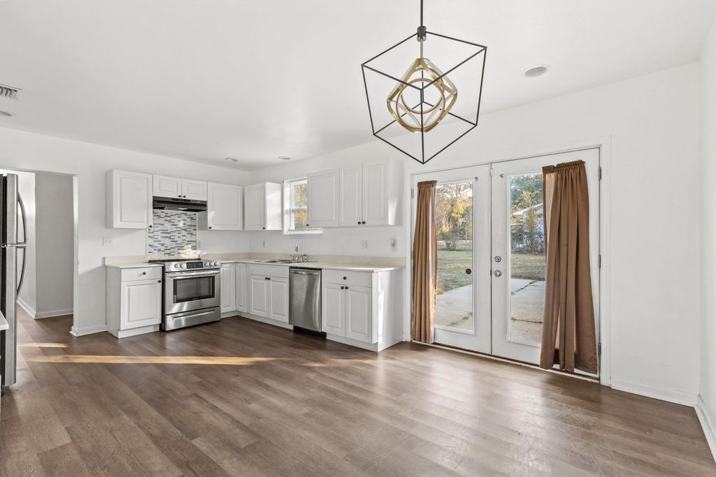 Photo of 1903 W King Street, Quincy, FL 32351 (MLS # 395149)