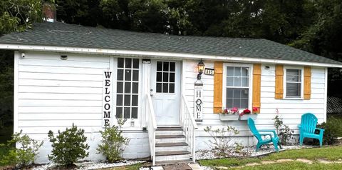 A home in MONTICELLO