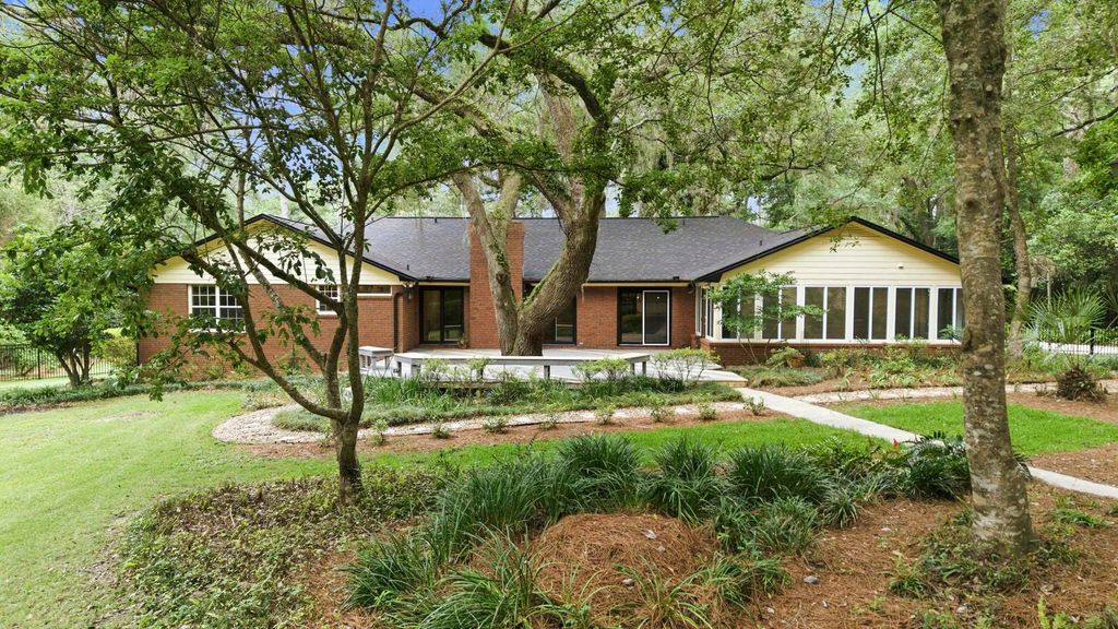 Photo of 756 Rhoden Cove Road, Tallahassee, FL 32312 (MLS # 400587)