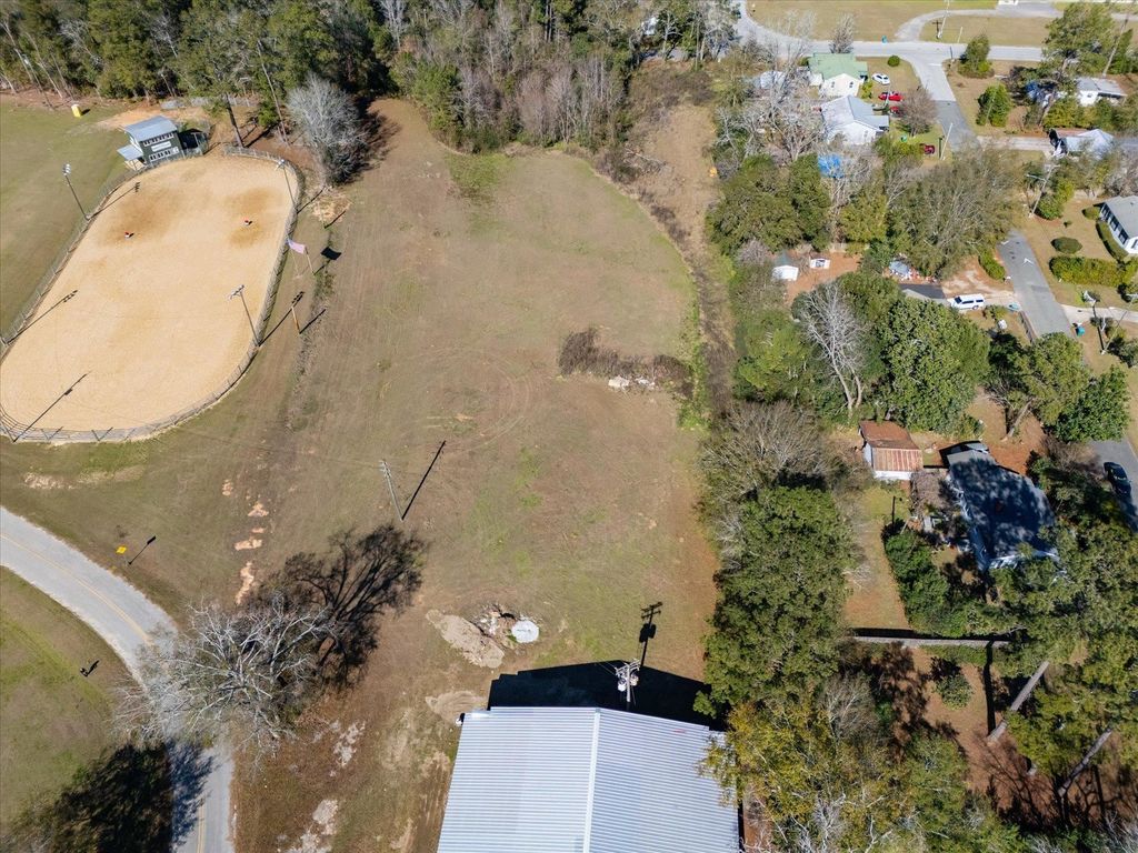 Photo of 2042 W Jefferson Street, Quincy, FL 32351 (MLS # 396114)