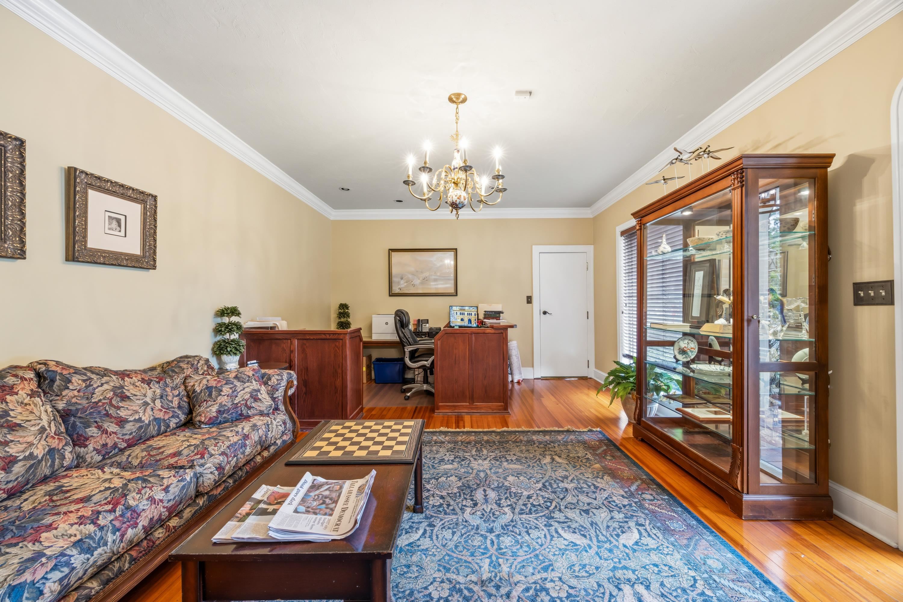 433 N MAGNOLIA Drive