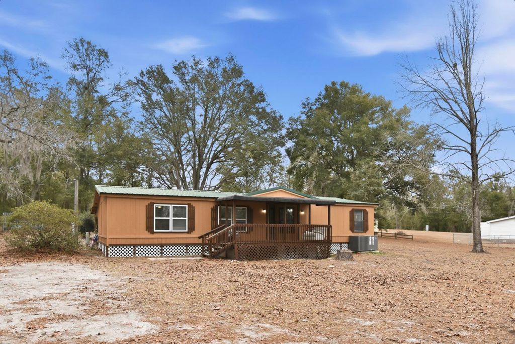 Photo of 21674 E Shekinah Place, Other Florida, FL 32071 (MLS # 396278)