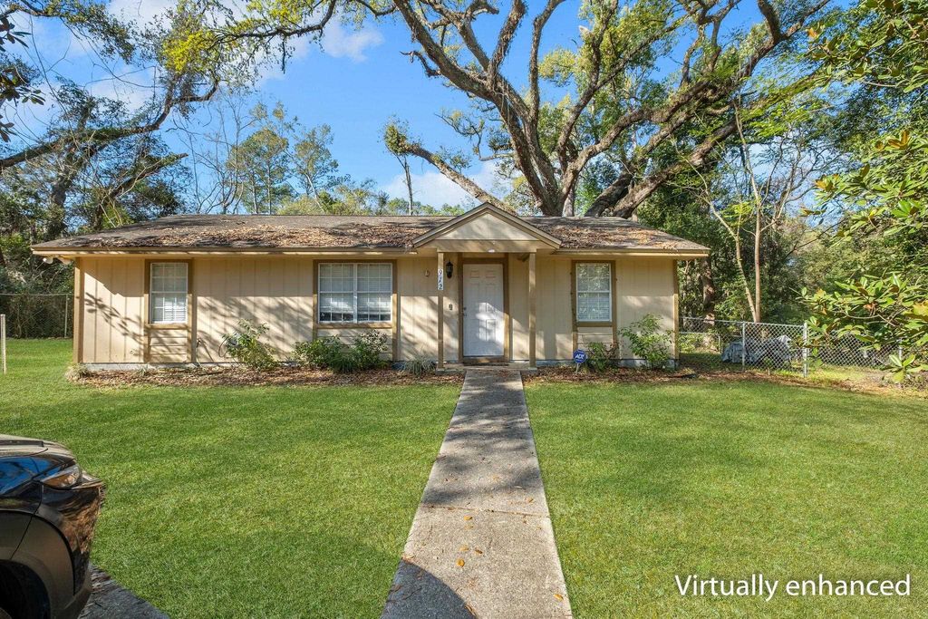 Photo of 912 BALD EAGLE Run, Tallahassee, FL 32304 (MLS # 397290)