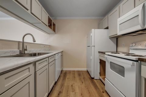 Tiny photo for 1300 Ocala Road #C, Tallahassee, FL 32304 (MLS # 397085)