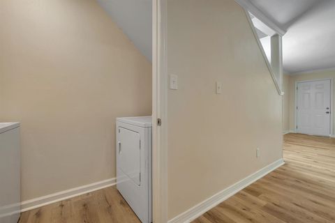 Tiny photo for 1300 Ocala Road #C, Tallahassee, FL 32304 (MLS # 397085)