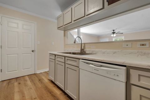 Tiny photo for 1300 Ocala Road #C, Tallahassee, FL 32304 (MLS # 397085)