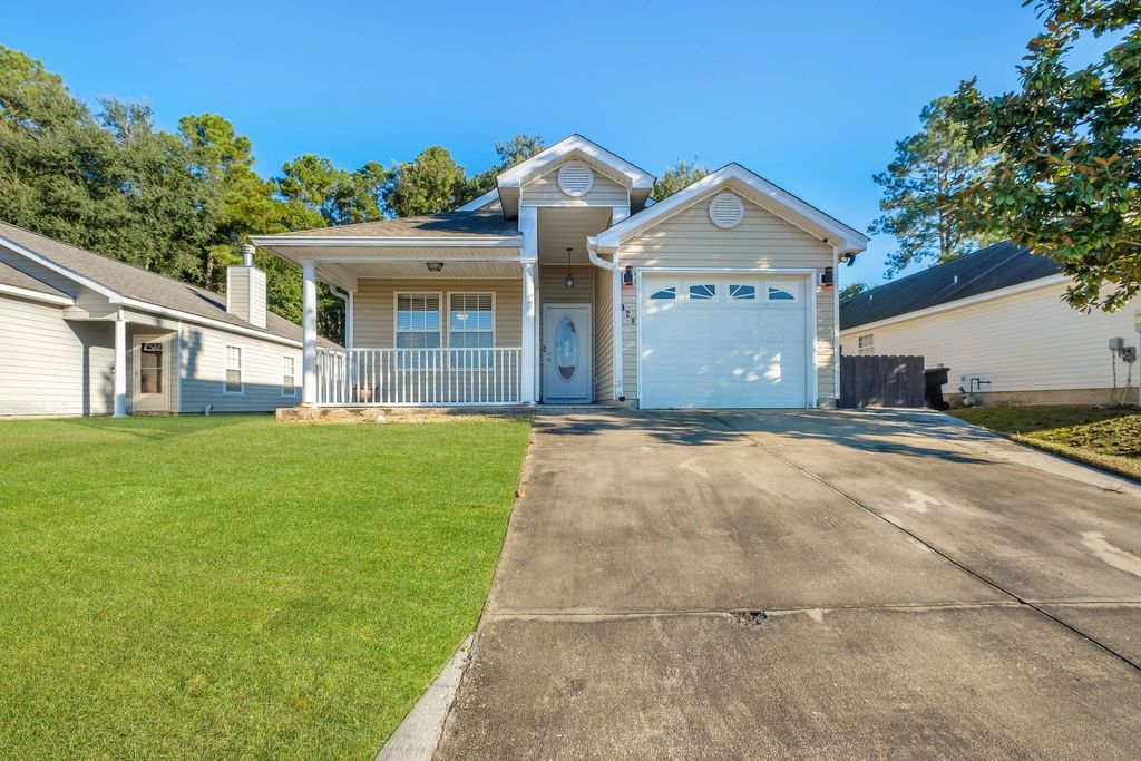 Photo of 928 SADDLE CREEK Run, Tallahassee, FL 32301 (MLS # 392234)