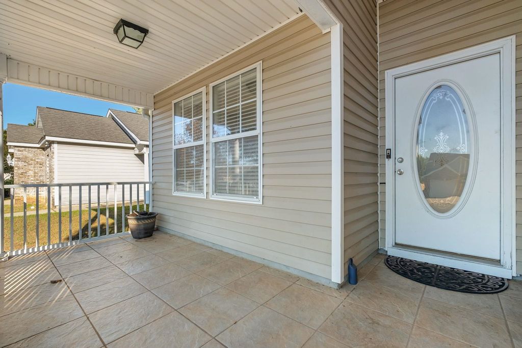 Photo of 928 SADDLE CREEK Run, Tallahassee, FL 32301 (MLS # 392234)