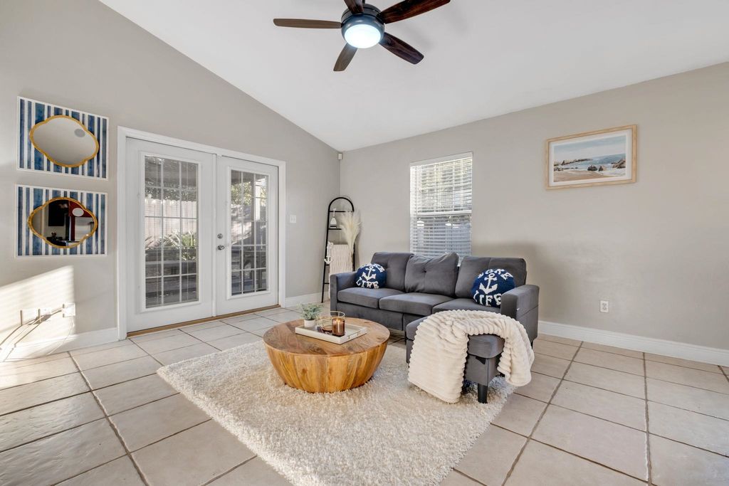 Photo of 928 SADDLE CREEK Run, Tallahassee, FL 32301 (MLS # 392234)